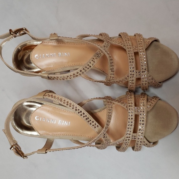 Gianni Bini Gold Platform Heels - Picture 7 of 7